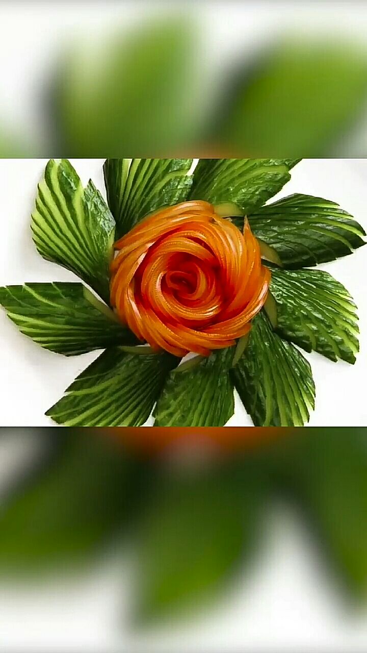 西红柿与黄瓜的碰撞~一盘好看的凉菜算是完成了?