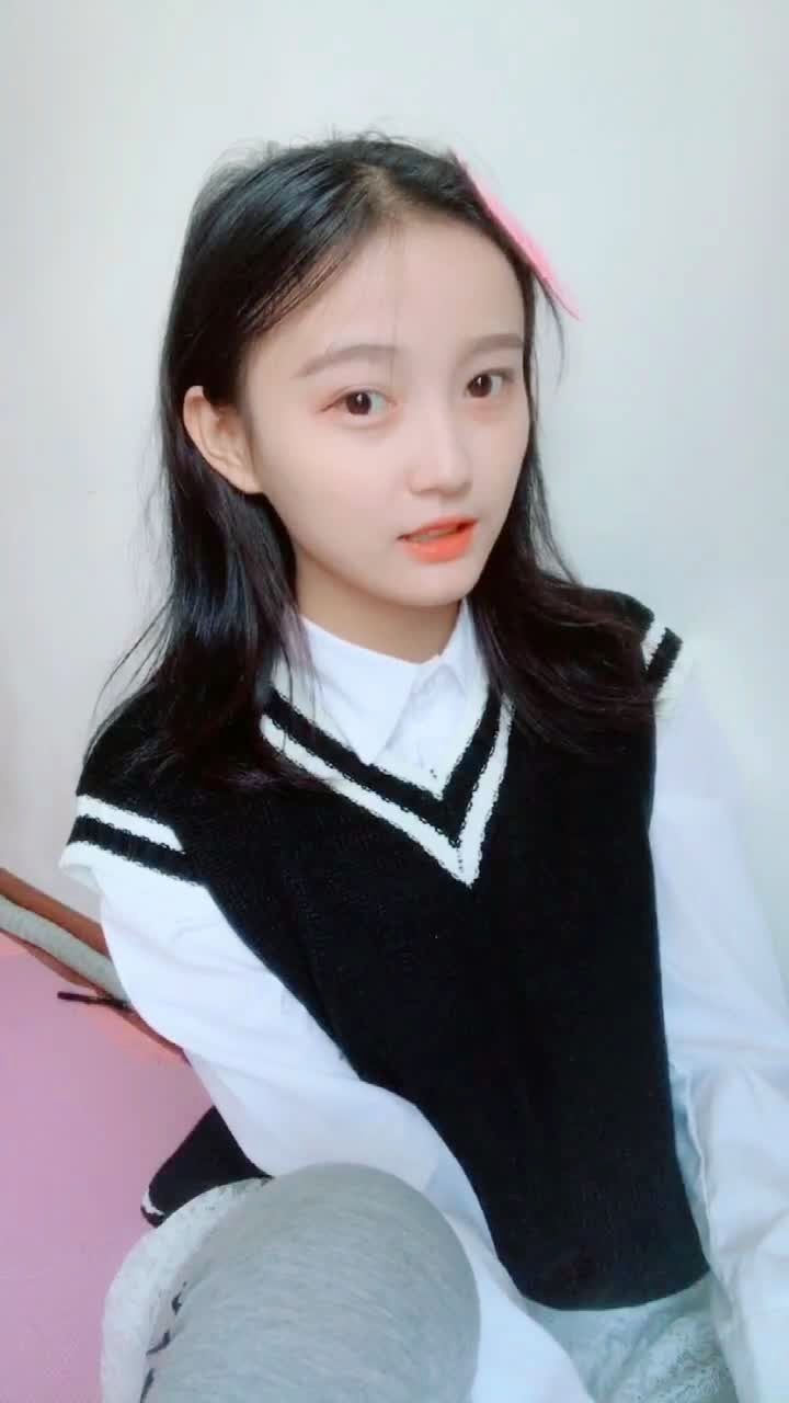 喜欢和你聊天,嘻嘻,我是逗比小琴琴.