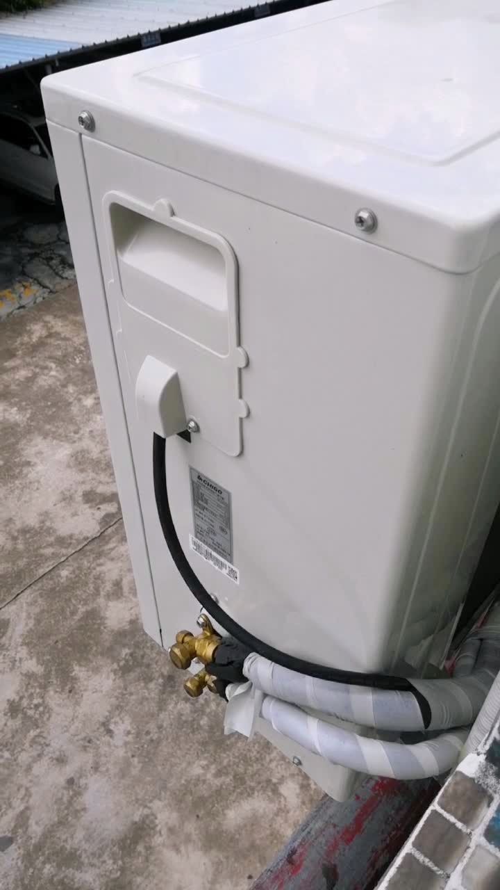 志高空调室外机,嗡嗡嗡响,正常吗?