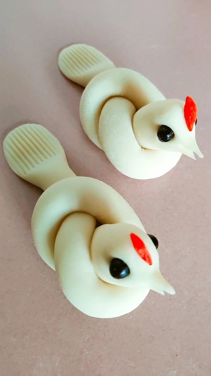 用面食做出来的小鸟,真的是太可爱了!#花样面食