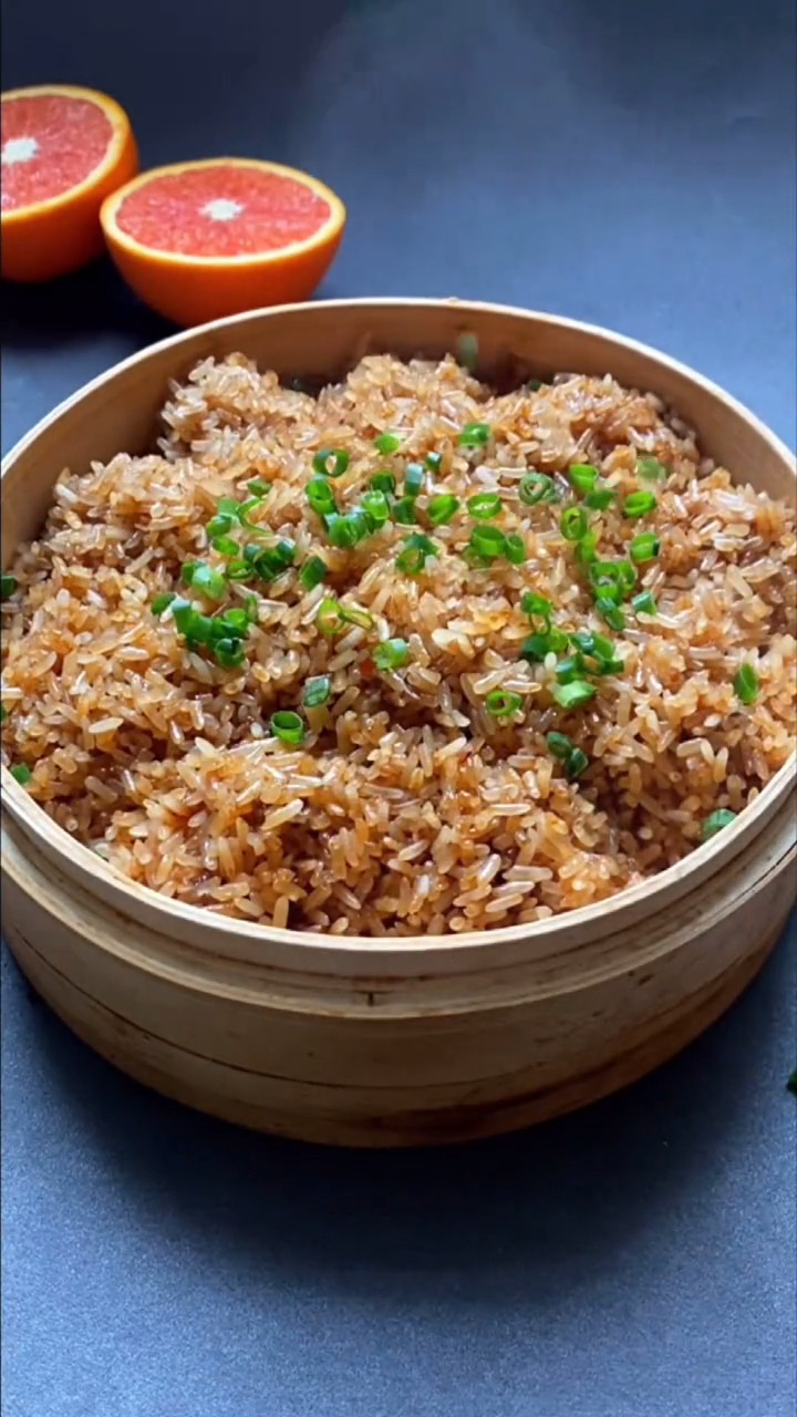 过年做上一道糯米蒸排骨,鲜香软糯超好吃,寓意蒸蒸日上.