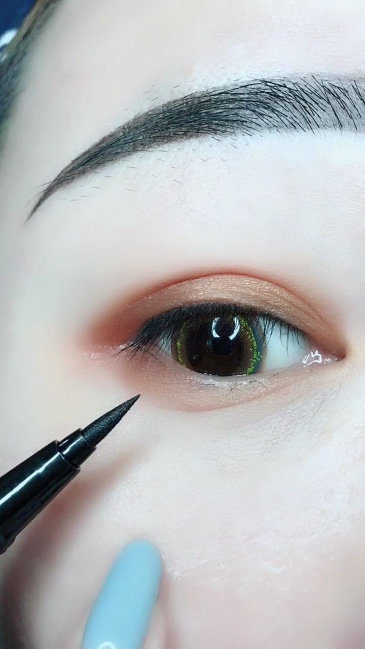 放大双眼半段式眼线!喜欢的双击77关注再走呗7715