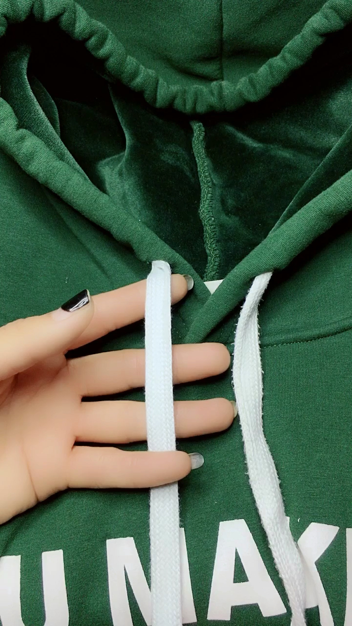卫衣上的蝴蝶结96