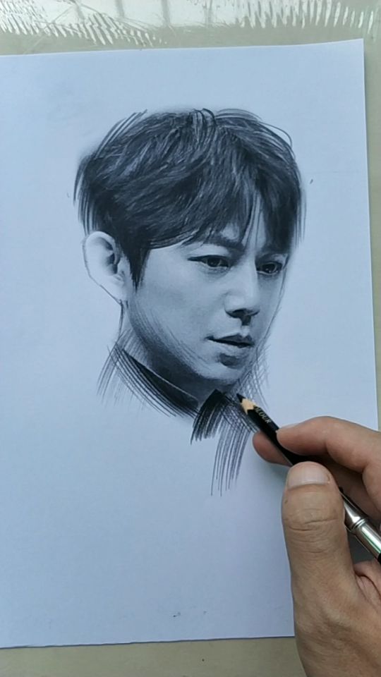 画完真人一样你一定认出来的明星.