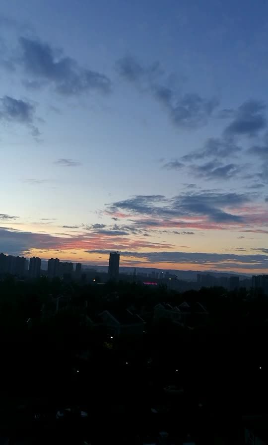 原来凌晨5点半的天空是这样的