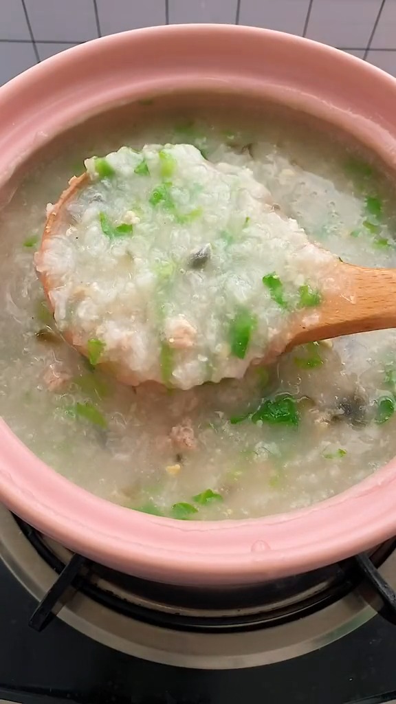 皮蛋瘦肉粥这样做才好喝,赶紧试一下吧