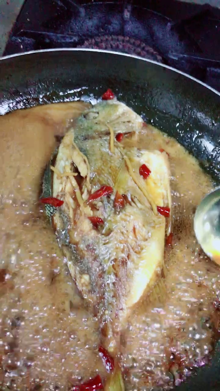 招牌菜"葱烧鱼"