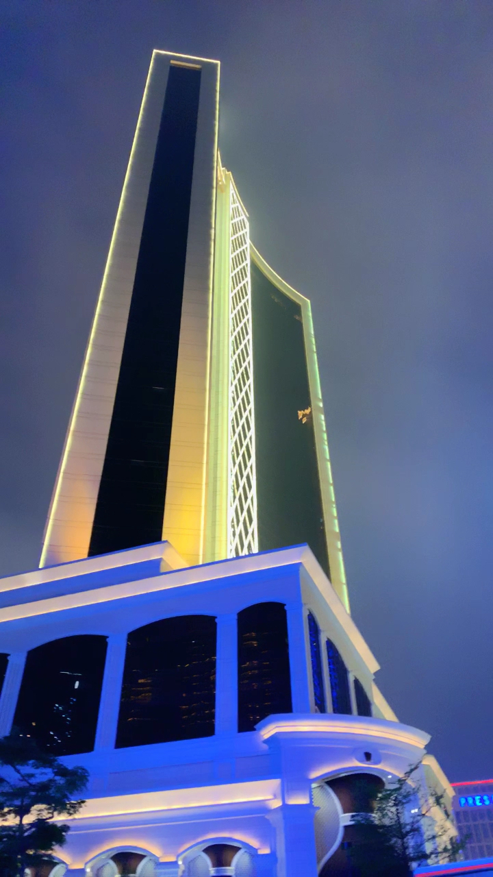 这个角度拍像顶到天了