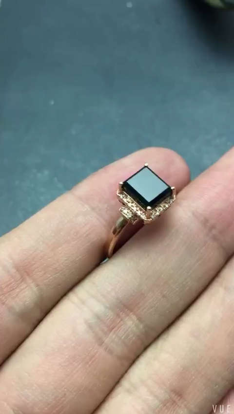 墨翠方形女戒,真金钻镶嵌,高品质戒面,尺寸:7.0-6.0-2.8,喜欢联系[色]