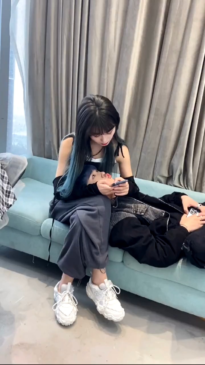 于清在忙着p图呢,本豪在求亲亲#求一个神评加持