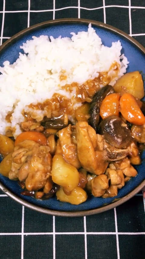 香菇鸡腿饭