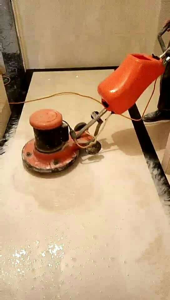 酒店洗手间大理石打磨翻新 晶面处理 由广州洁家康清洁公司完成