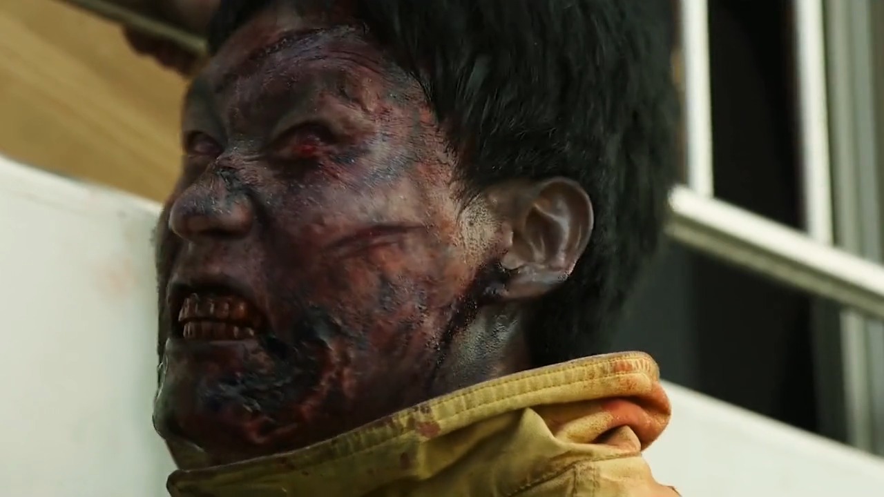 高智商救生员丧尸!#电影活着 #电影剪辑