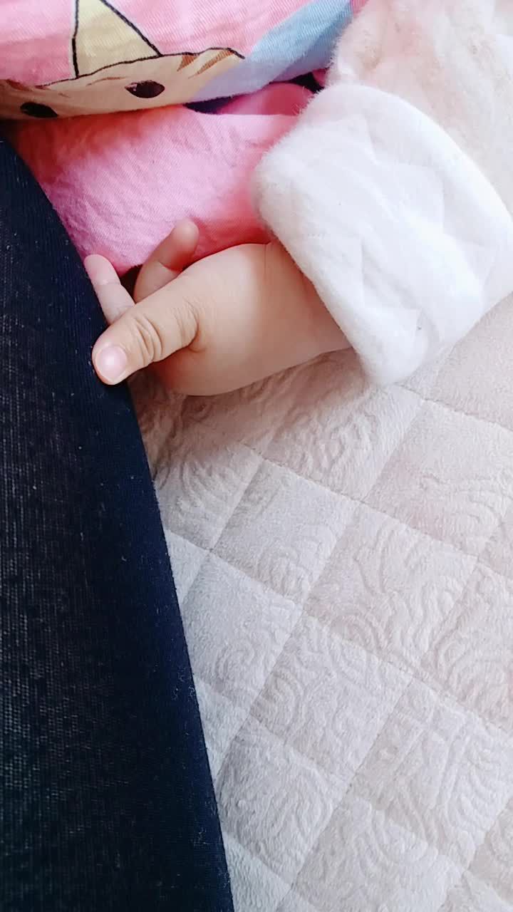 吃奶时在胳肢窝各种挠040404