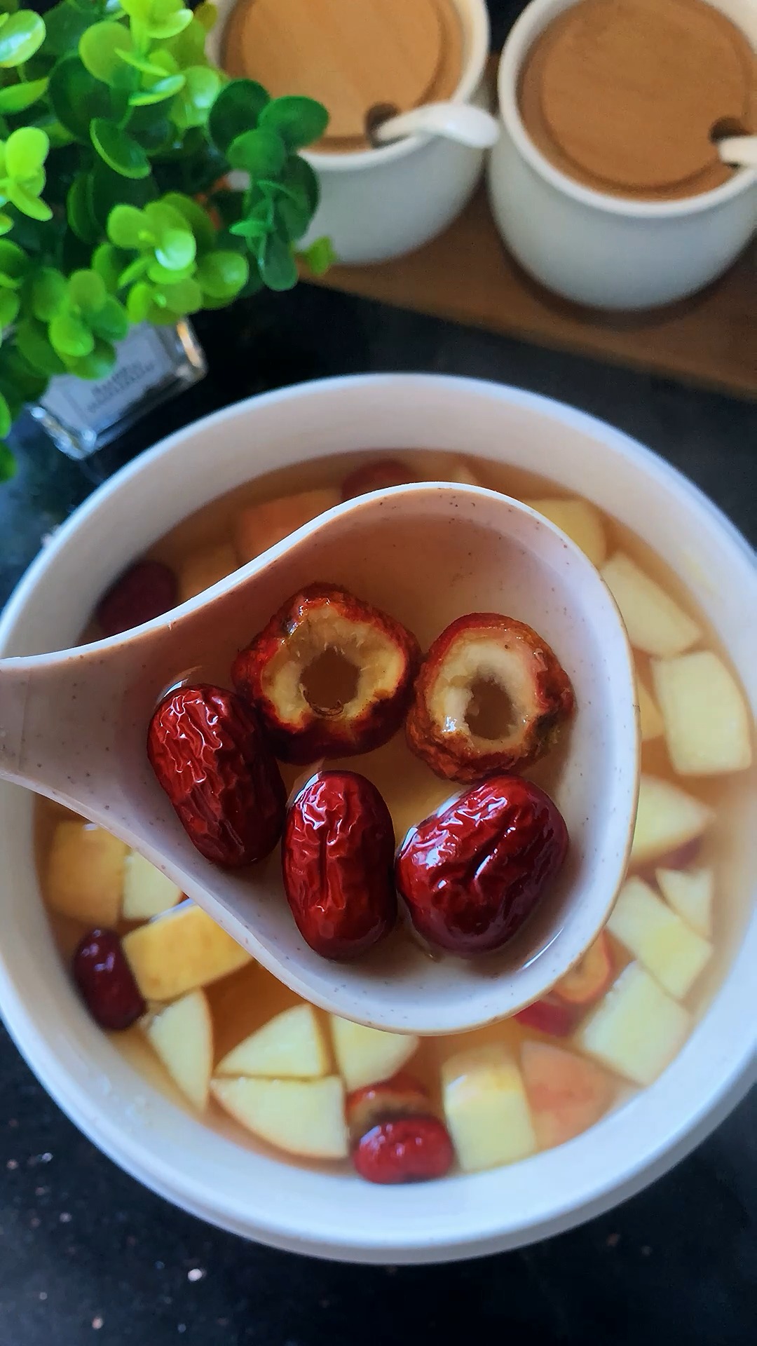 山楂苹果汤酸酸甜甜助消化味道很不错#美食 #积食#促进消化