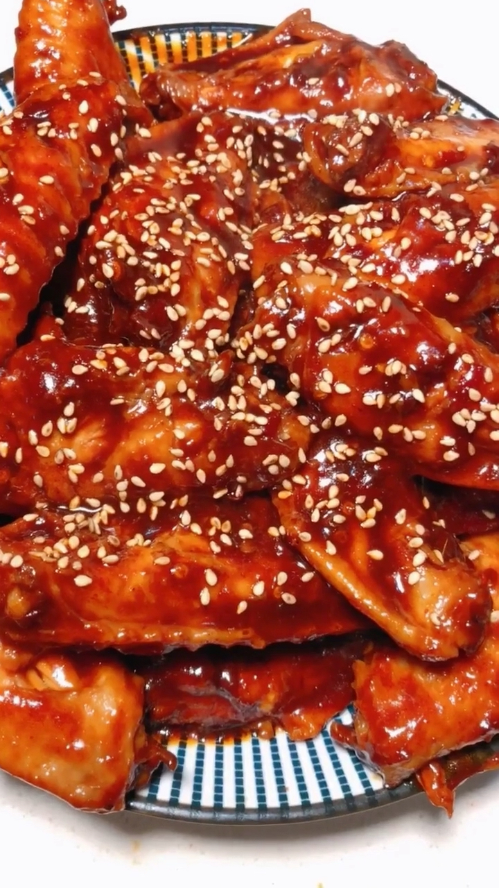 甜辣鸡翅,韩式辣翅的口味,喜欢的试试哦