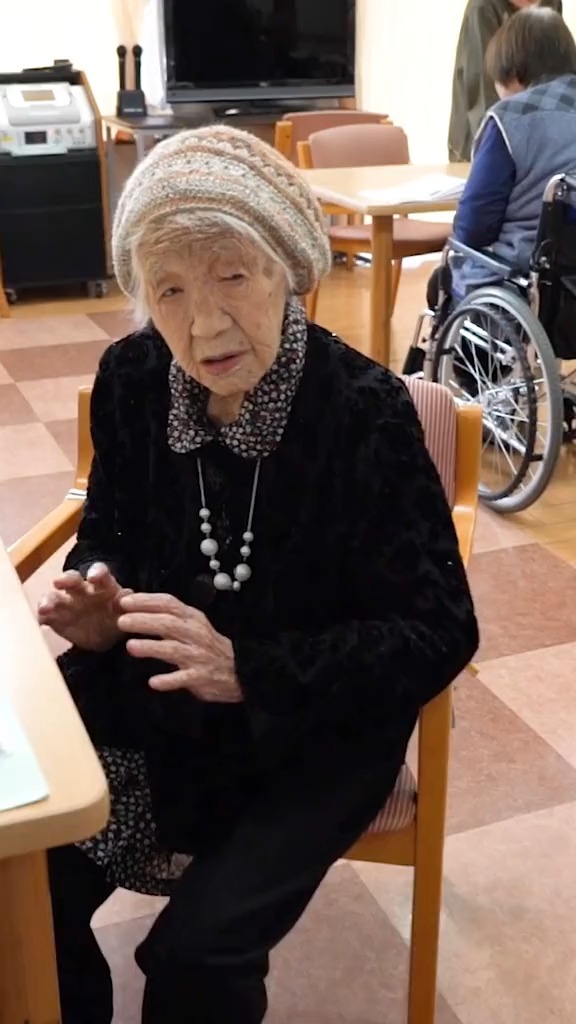 日本人田中力子今年116岁,是目前在世最长寿的老人.