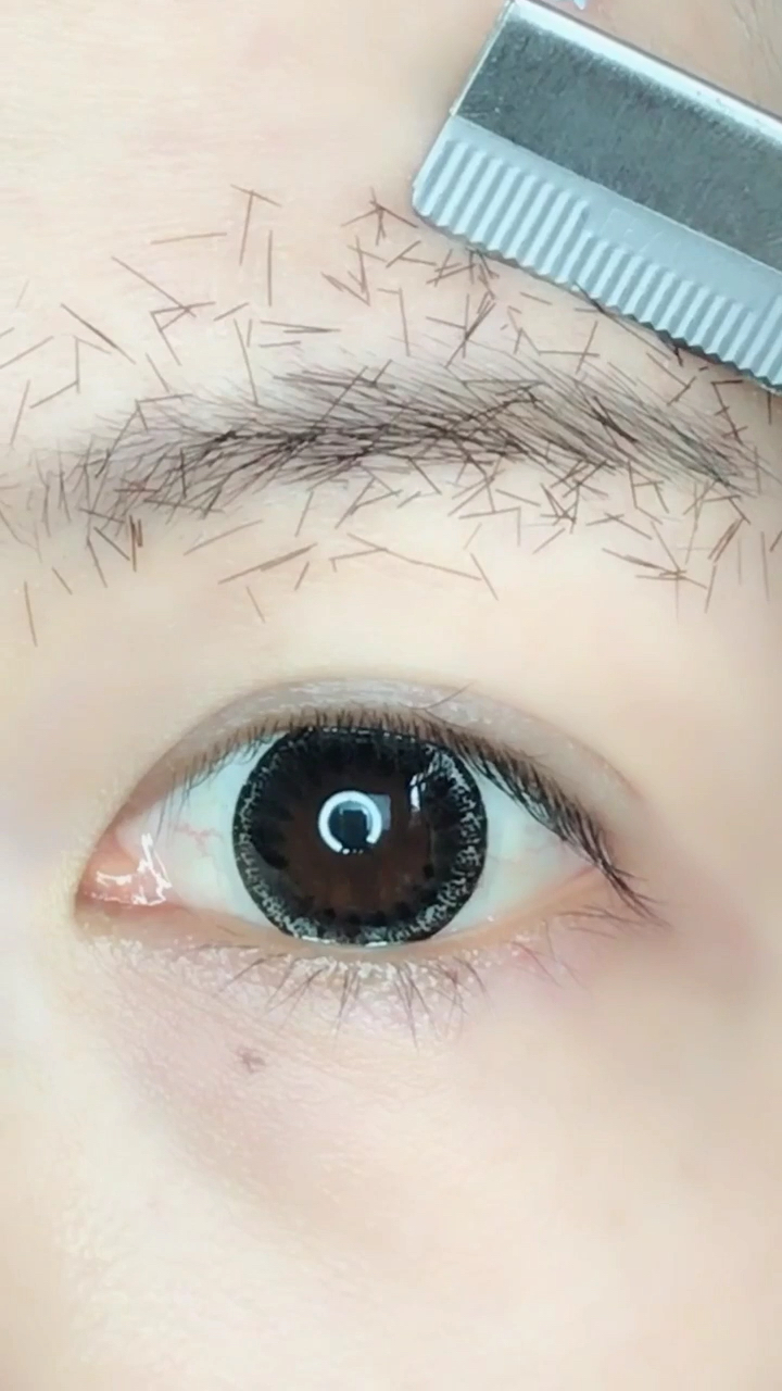 "剃"掉眉毛变漂亮,你信吗!