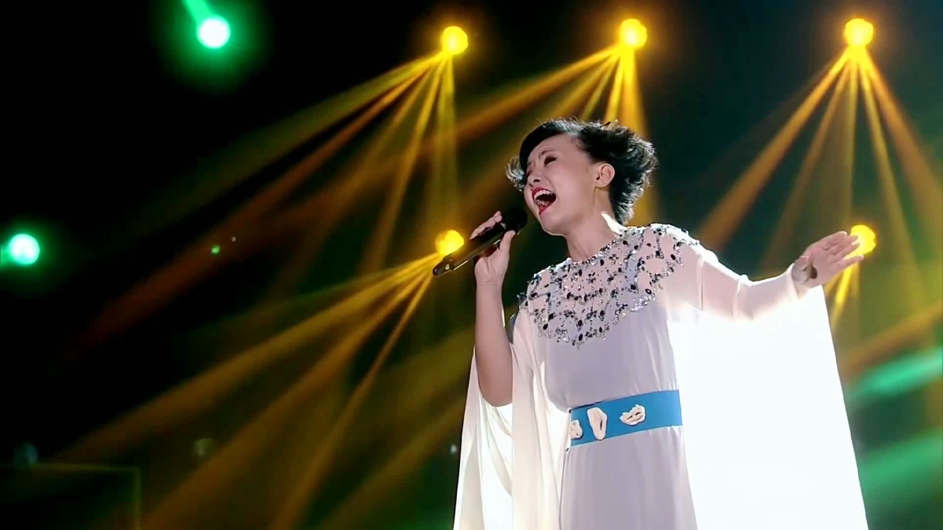 还有人记得龚琳娜在全能星战舞台上绝美的吟唱吗?