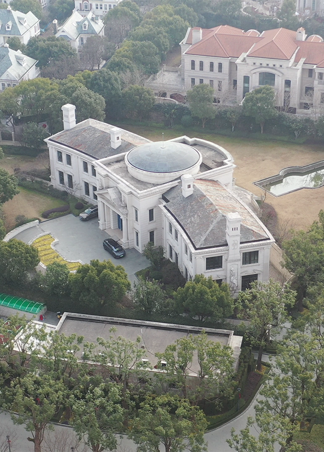 昨天看了华州君庭,今天我们去看一看东郊板块另一豪宅东郊壹号,东郊壹