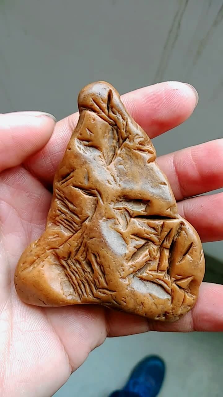 刀砍纹手玩石,好美.