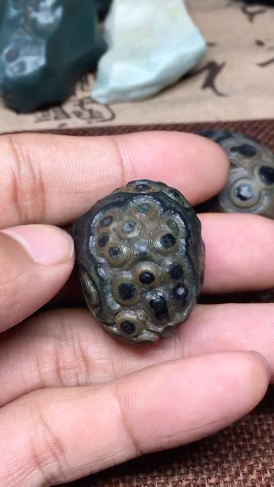 阿拉善戈壁石之眼睛石(天眼石)