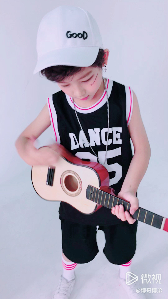 今天是母亲节,博哥祝天下所有妈妈们:母亲节快乐!