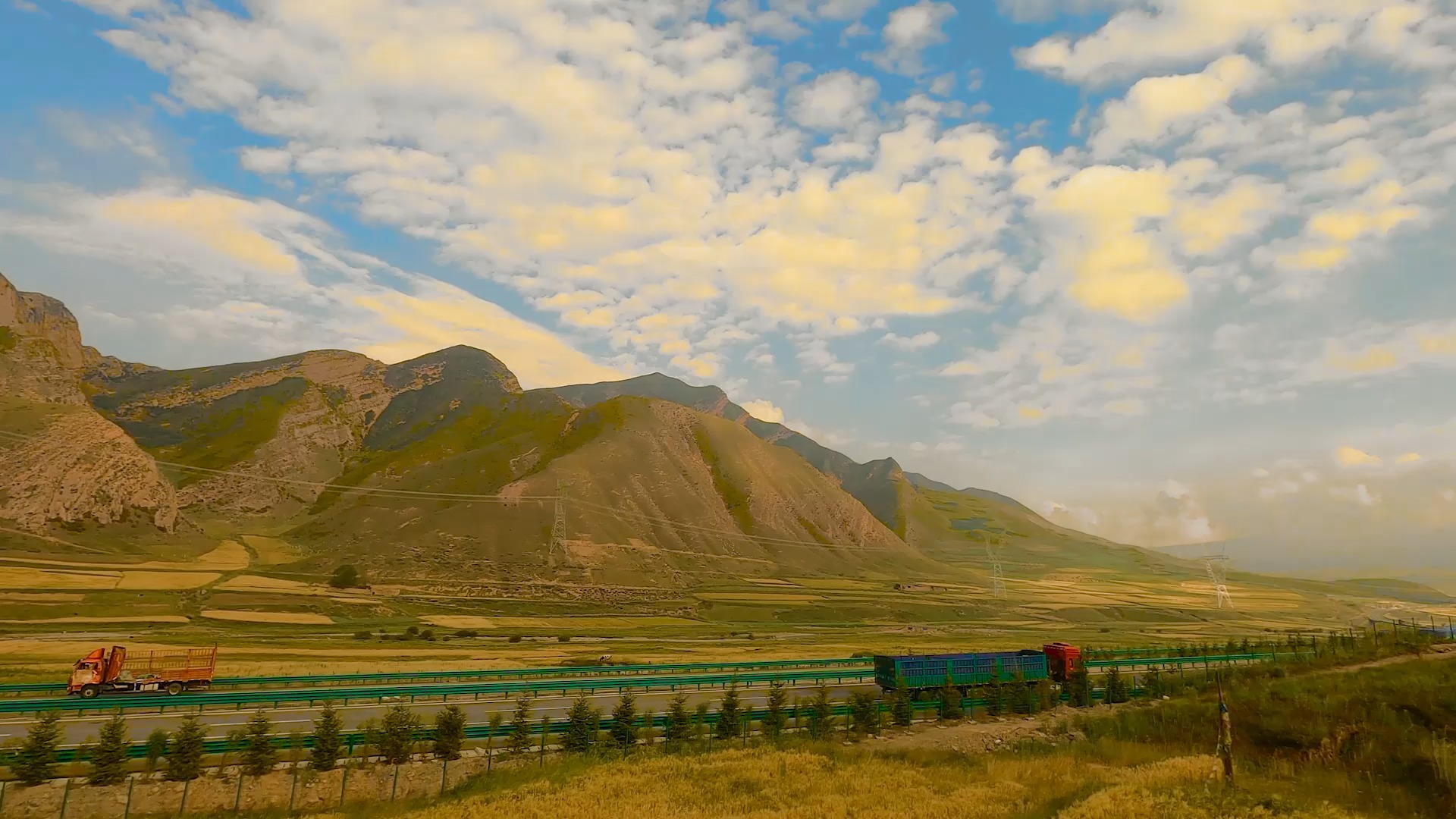 哪怕走崎岖险径,明日随风过.#最好的时光在路上 #路途风景 #拥抱自然