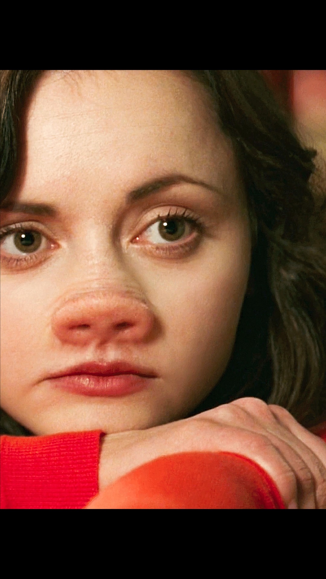 女孩长了个猪鼻子被父母关了15年