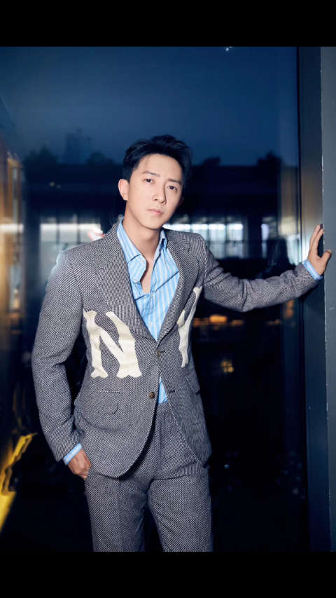 乐华娱乐|韩庚 uno young派对 韩庚获封"年度影响力榜样"