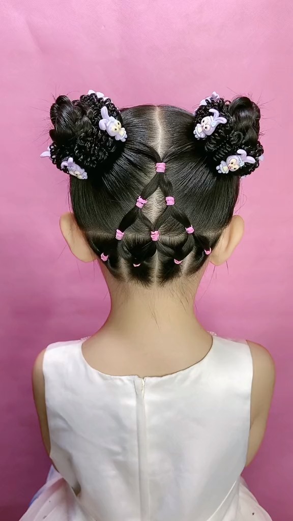 可爱双丸子头发型,可可爱爱又是一天#儿童编发