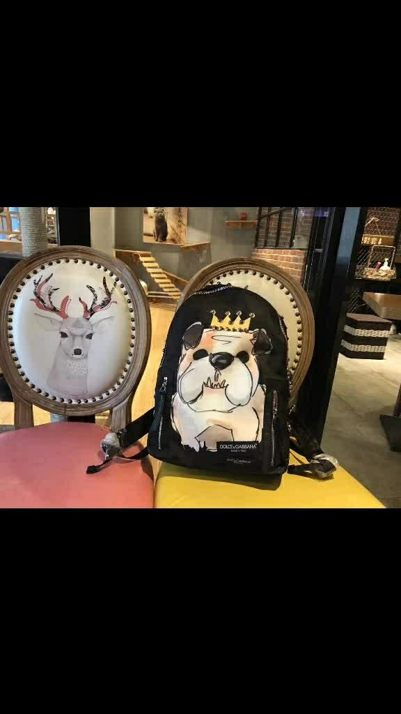 上新dolce&gabbana/杜嘉班纳7315- 2018新款小狗图案铆钉背包狗年