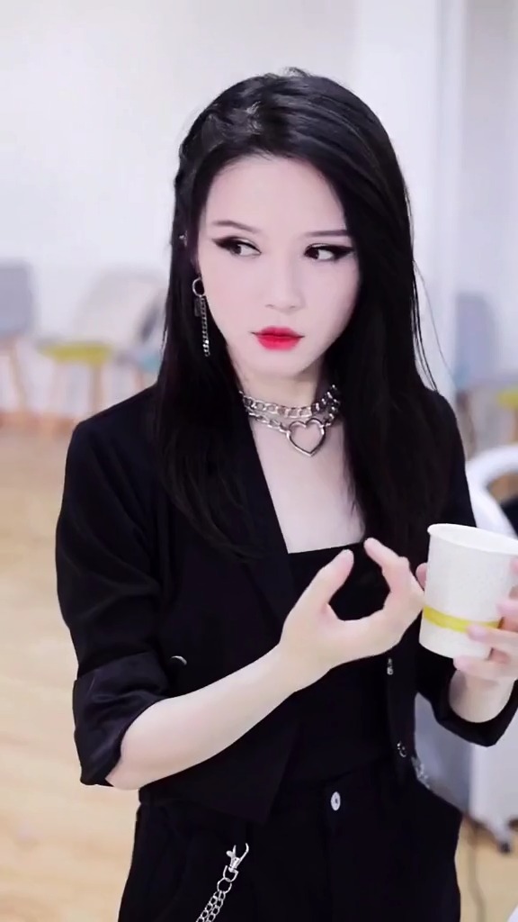 能欺负我姜十七算你有本事,但绝对不准欺负我的男人