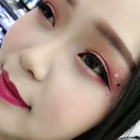 夜场小姐姐的妆容 开近照来了解一下