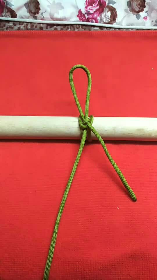 绳结实用技巧:马贼索,也叫逃生结,固名思义就是古时候马贼用来临时