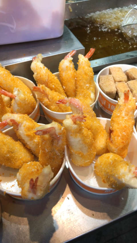 城隍庙名小吃现场炸茄汁香米大虾