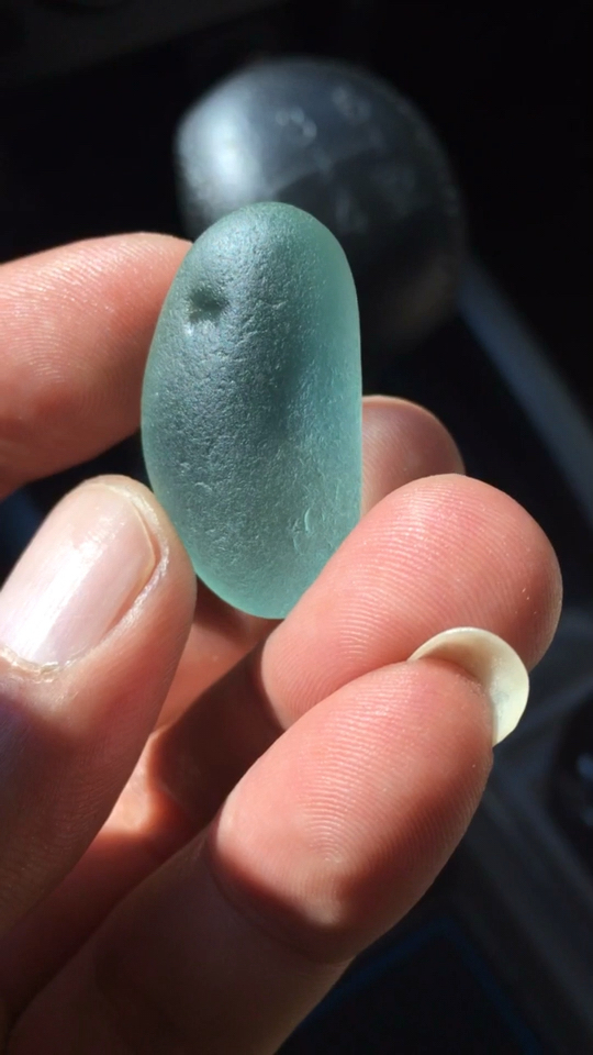 多年前收藏的一粒戈壁海蓝宝石原籽!