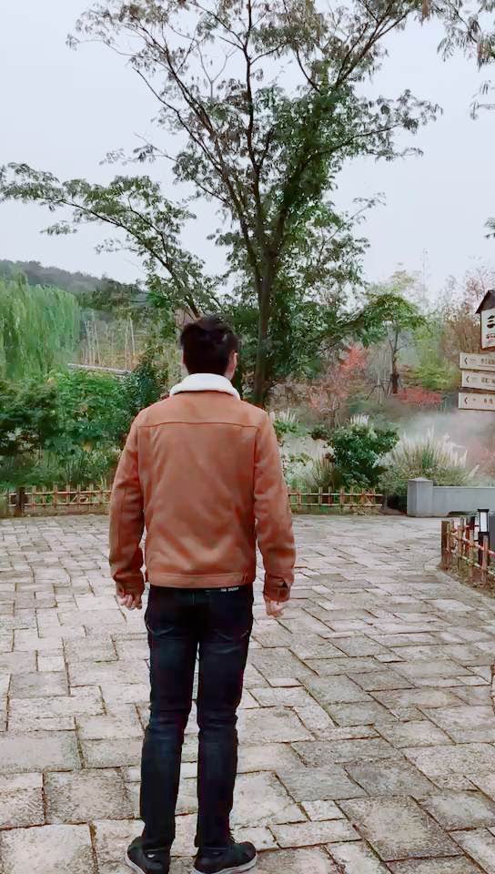 走路就是这么的霸气