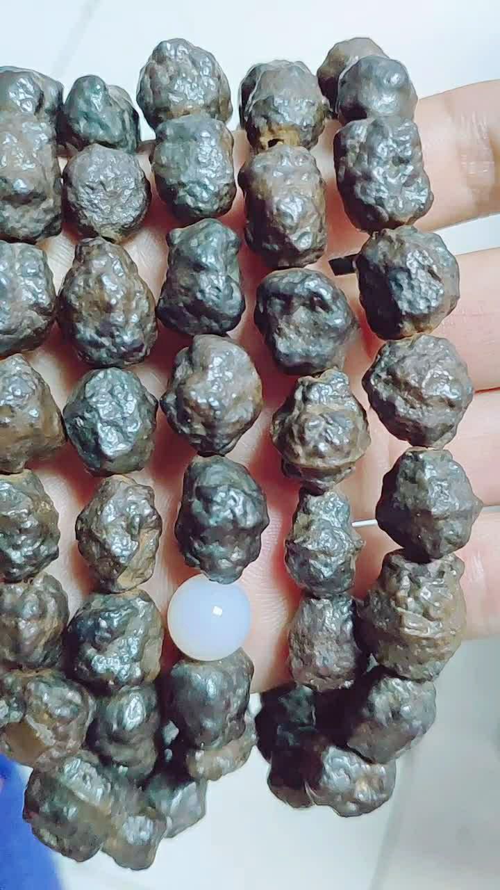 新疆硅化铁陨石108颗手串