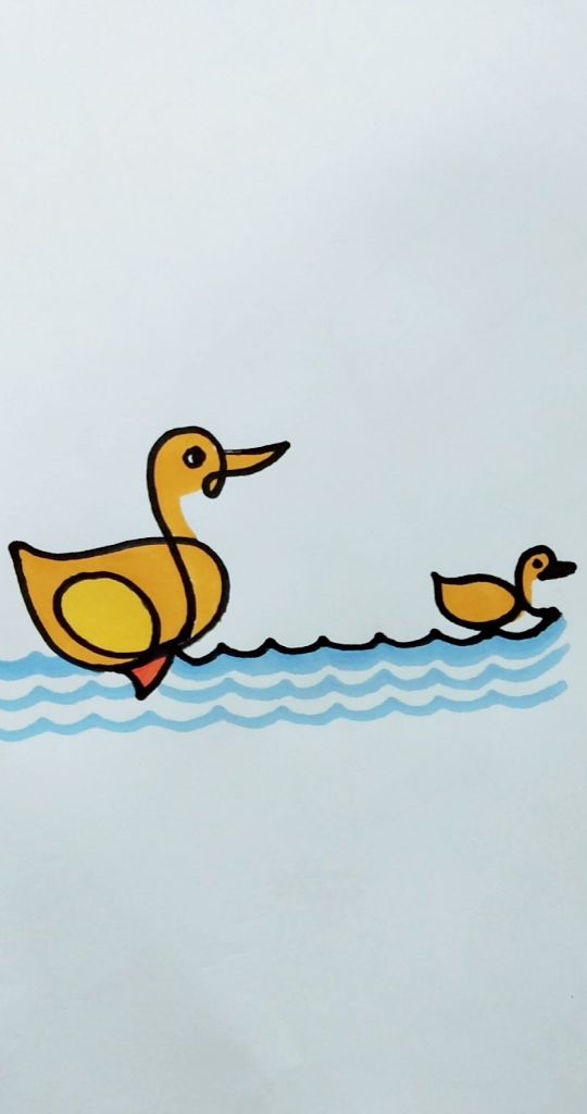 鸭子戏水图儿童画图片