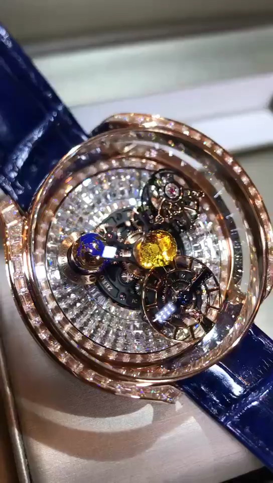 捷克豹新一代天体陀飞轮solar,玫瑰金t钻满钻版,让你气势非凡,霸气侧