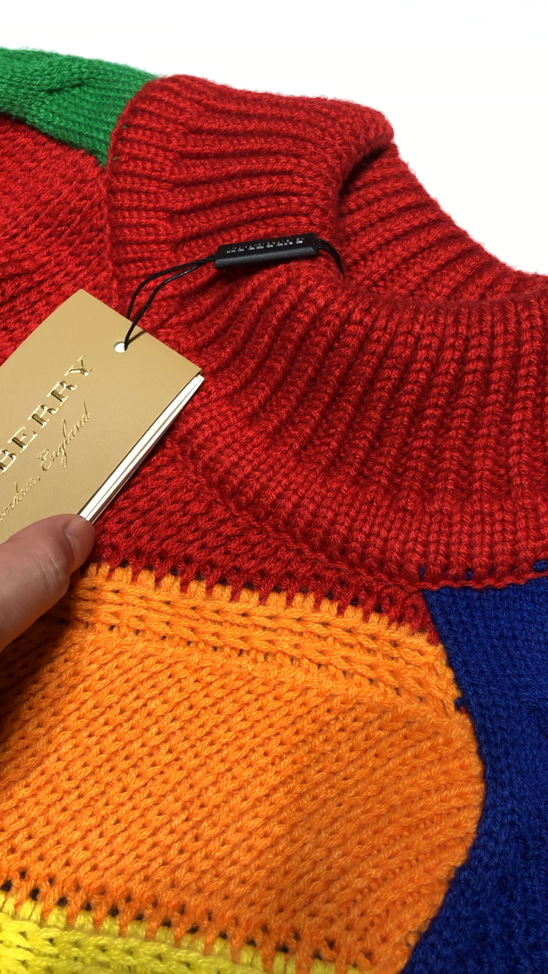 bbr巴宝莉彩虹毛衣