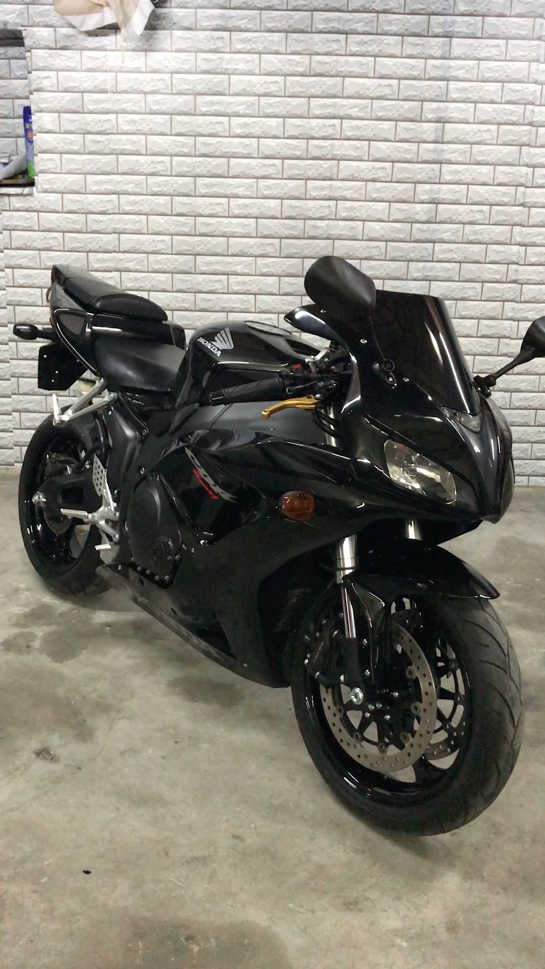 2007年 本田 cbr1000 改装兄弟排气  三万多 有意的老铁联系