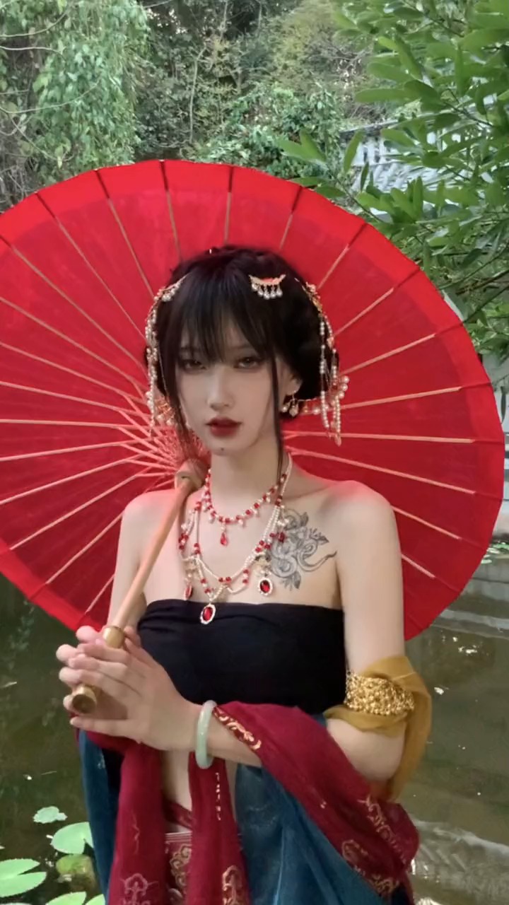 蛇尾巴猪发了一个 ,你尽管点开,不好看算我输