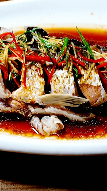 广式蒸鱼 料要切细浇油会跟香