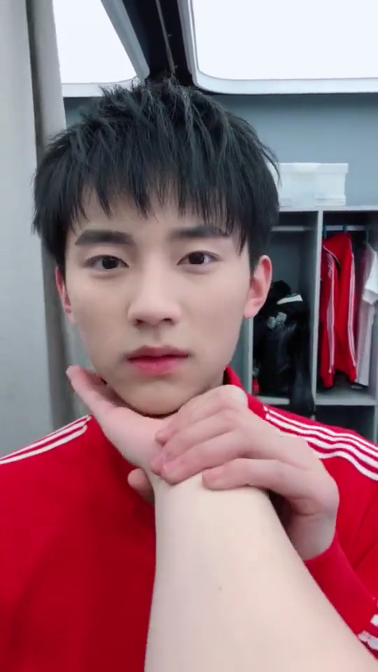 听说最近很流行托脸杀?070707@易安音乐社