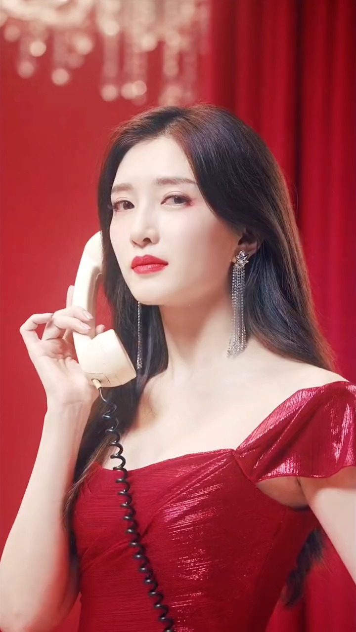 江疏影烈焰红唇yyds