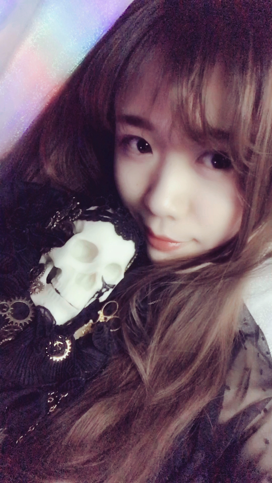 enmmmmm 我就看看你 到底给不给我点个赞