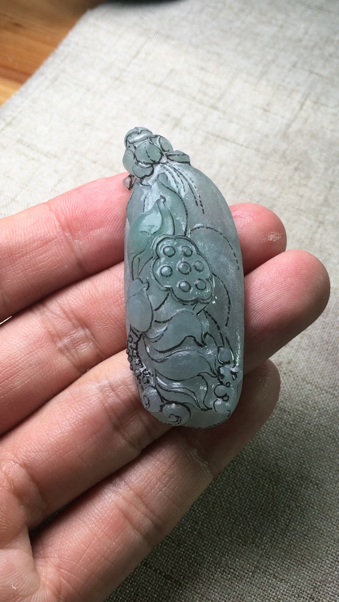 翡翠雕刻~一品青莲