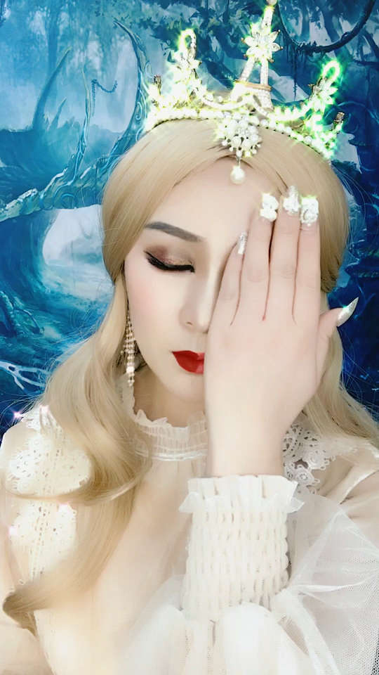 冰雪公主,你们喜欢哪面妆